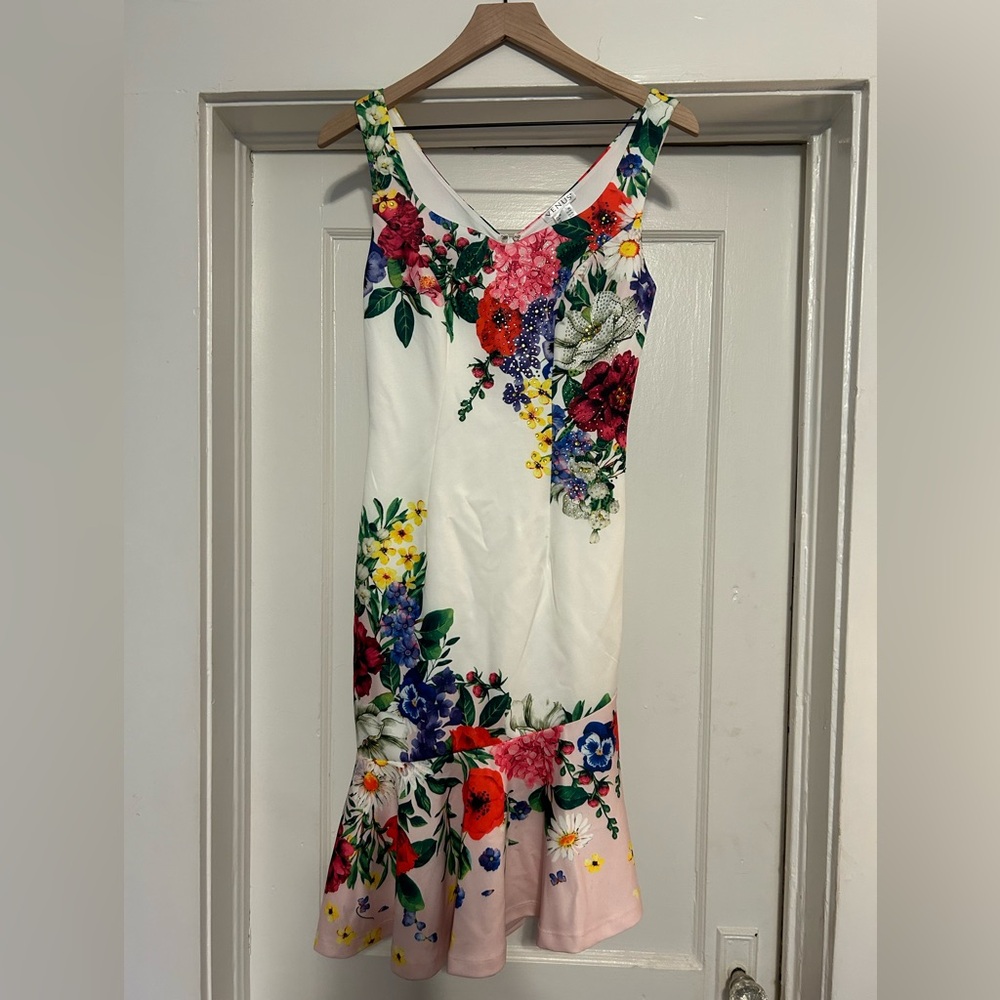 Garden Party/ Kentucky Derby style dress size XS by Venus.